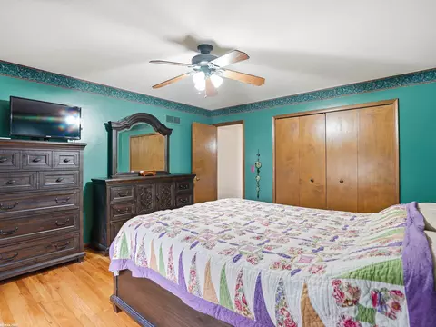 Bedroom - 47431 Kathleen, Macomb, MI 48044 photo 2 of 3