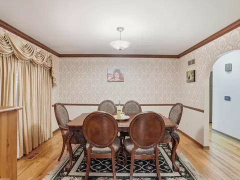 Dining - 47431 Kathleen, Macomb, MI 48044 photo 3 of 4