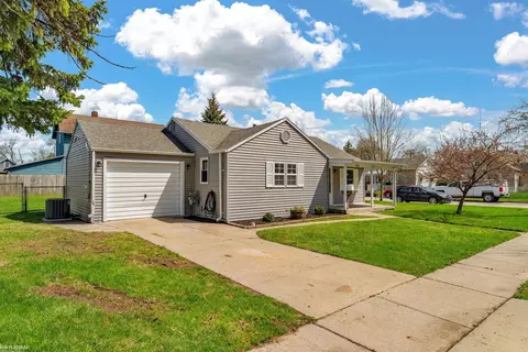 922 16th, Port Huron, MI 48060