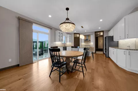 Dining - 55553 Morgan, Macomb, MI 48042 photo 2 of 4