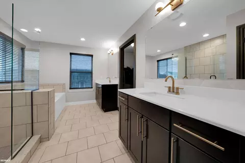 Bath - 55553 Morgan, Macomb, MI 48042 photo 2 of 5