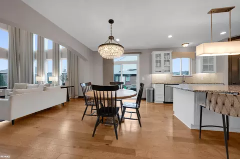 Dining - 55553 Morgan, Macomb, MI 48042 photo 3 of 4