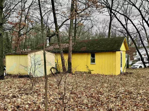 Exterior - 304 Robert, Harrison, MI 48625 photo 2 of 3