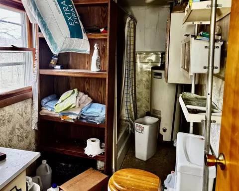 Bath - 304 Burns, Harrison, MI 48625 photo 1 of 1