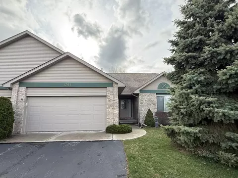 1791 Ironwood W, Essexville, MI 48732