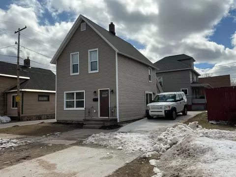 313 N Pioneer, Negaunee, MI 49866