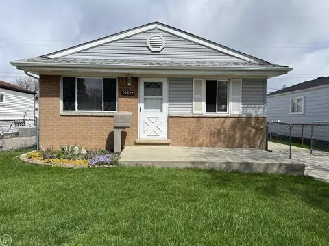 19877 Woodward, Clinton Township, MI 48035
