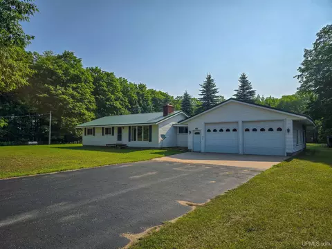 7967 Church, Naubinway, MI 49762