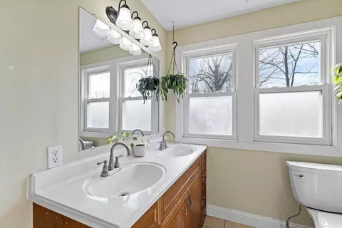 Bath - 9505 Secor, Temperance, MI 48182 photo 7 of 9