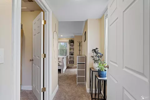 Entry Way - 9505 Secor, Temperance, MI 48182 photo 3 of 6