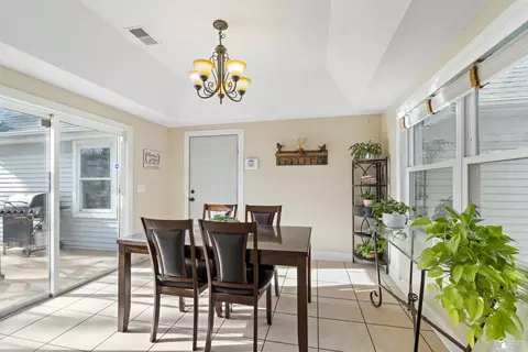 Dining - 9505 Secor, Temperance, MI 48182 photo 2 of 3