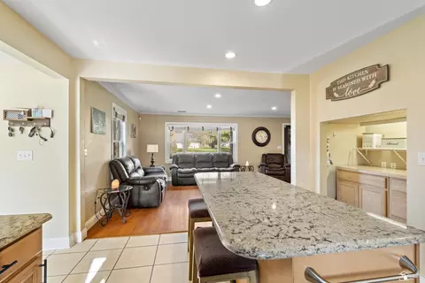 Kitchen - 9505 Secor, Temperance, MI 48182 photo 4 of 4