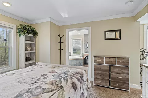 Bedroom - 9505 Secor, Temperance, MI 48182 photo 3 of 6