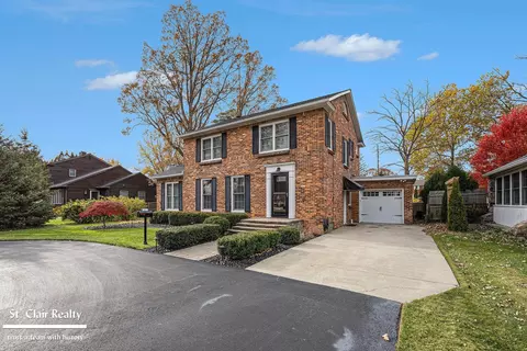 915 N Riverside, Saint Clair, MI 48079