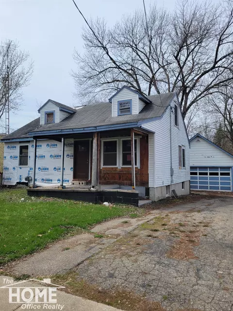 910 S Saginaw, Owosso, MI 48867