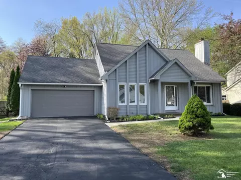 3823 Oldbury, Lambertville, MI 48144