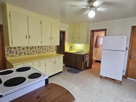 Kitchen - 841 Warren, Hancock, MI 49930 photo 1 of 2