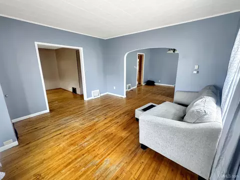 Living - 309 S 18th, Escanaba, MI 49829 photo 1 of 3