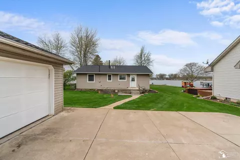 1030 Posey Lk, Hudson, MI 49247