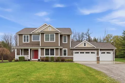 3369 E Greystone, Midland, MI 48642