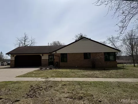 811 W Brown, Iron Mountain, MI 49801