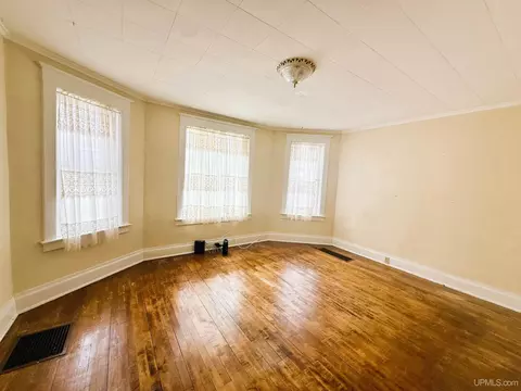 Living - 817 E A, Iron Mountain, MI 49801 photo 1 of 4