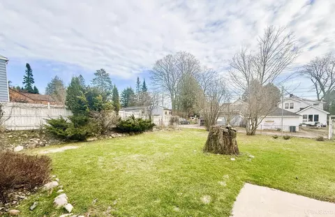 Exterior - 817 E A, Iron Mountain, MI 49801 photo 4 of 9