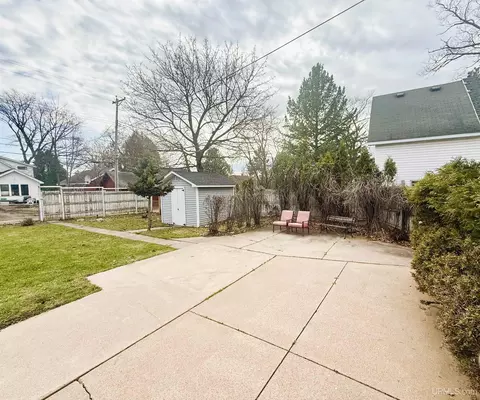 Exterior - 817 E A, Iron Mountain, MI 49801 photo 2 of 9