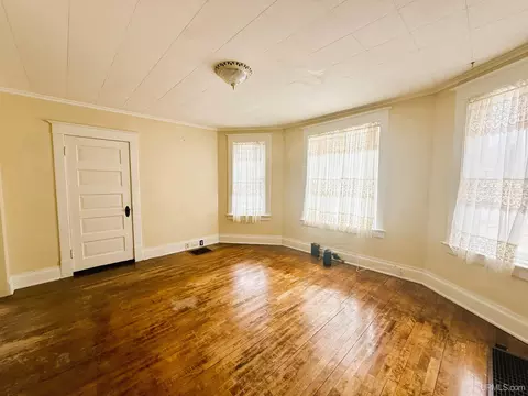 Living - 817 E A, Iron Mountain, MI 49801 photo 2 of 4