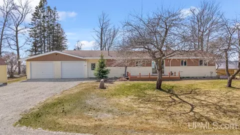 7405 Sunset S75, Rapid River, MI 49878