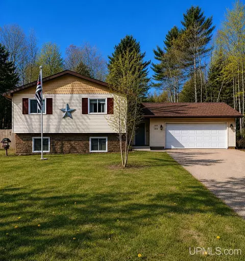 195 N Co Rd 557, Gwinn, MI 49841