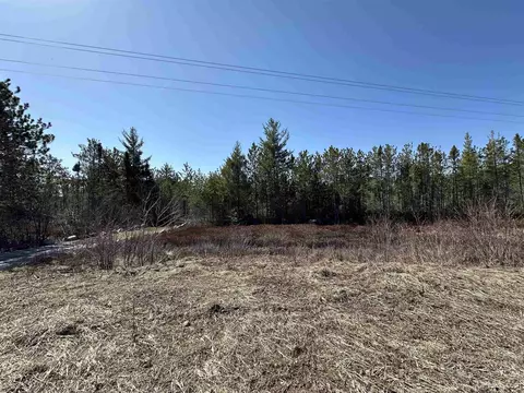 M28 E, Marquette, MI 49855