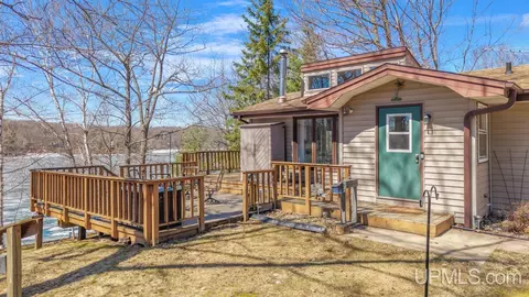 3787 Lake Ellwood, Florence, WI 54121