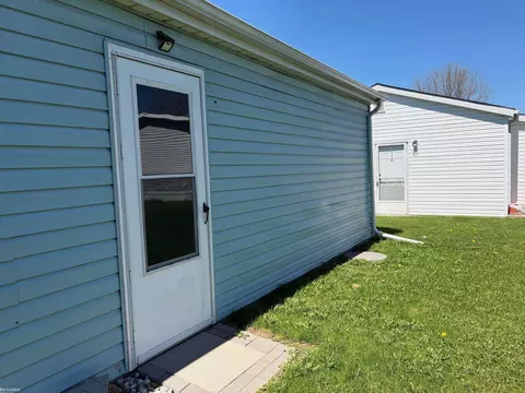 Exterior - 421 Red Pne, Flint, MI 48506 photo 5 of 6
