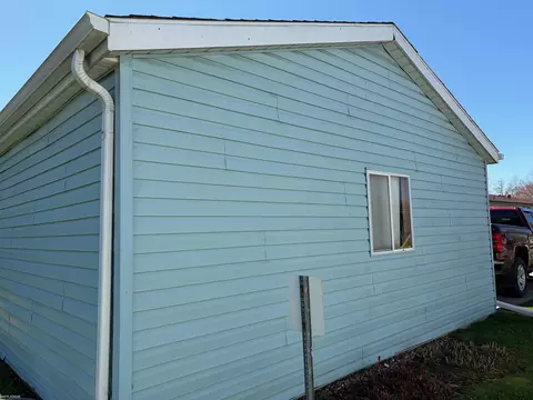 Exterior - 421 Red Pne, Flint, MI 48506 photo 6 of 6
