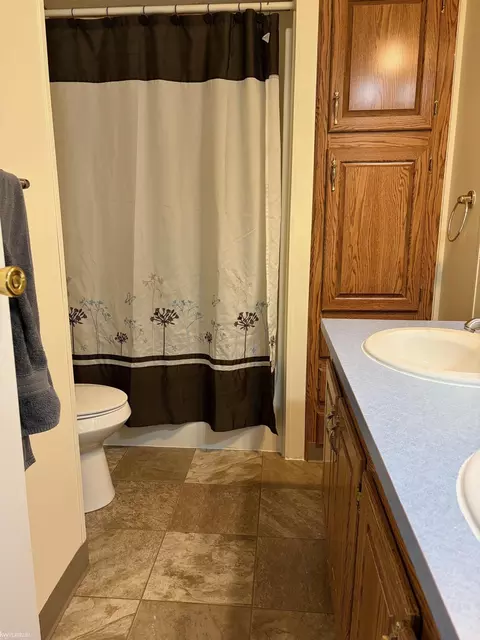 Bath - 421 Red Pne, Flint, MI 48506 photo 2 of 2