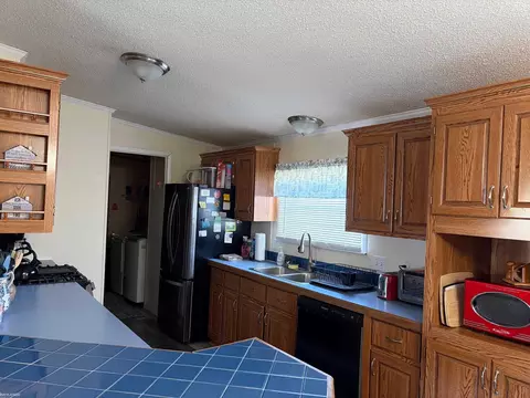 Kitchen - 421 Red Pne, Flint, MI 48506 photo 1 of 2