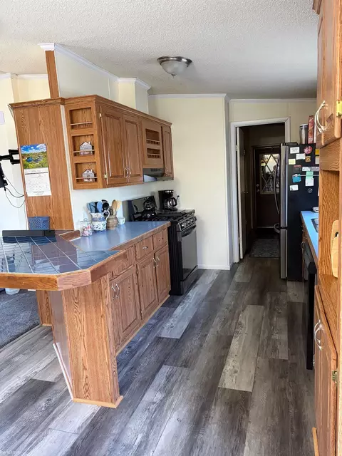 Kitchen - 421 Red Pne, Flint, MI 48506 photo 2 of 2