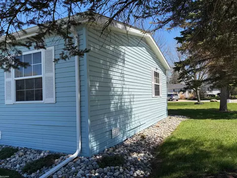 Exterior - 421 Red Pne, Flint, MI 48506 photo 3 of 6