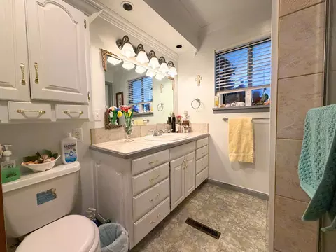 Bath - 2474 Bingham, Clio, MI 48420 photo 1 of 6
