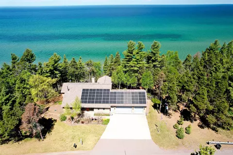 6531 5 Mile Pt, Allouez, MI 49805