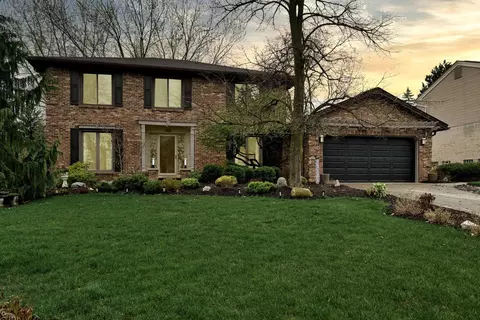 1095 Hathaway Rising, Rochester Hills, MI 48306