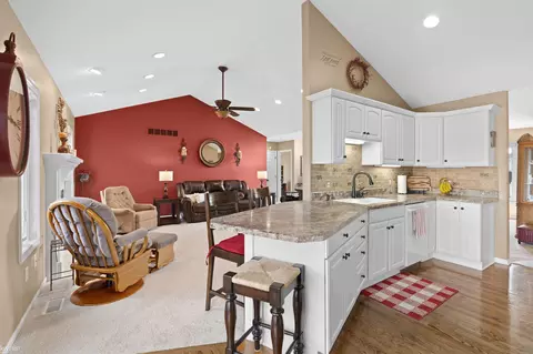 Kitchen - 8094 Flintlock, Mount Morris, MI 48458 photo 3 of 7