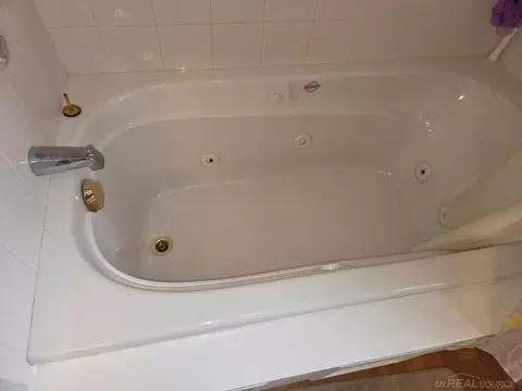 Bath - 5700 Royal Ct, Butman, MI 48624 photo 3 of 5