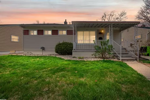 26101 Compson, Roseville, MI 48066