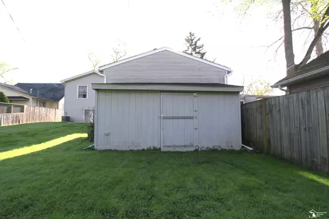 Exterior - 29656 Walnut, Flat Rock, MI 48134 photo 10 of 12
