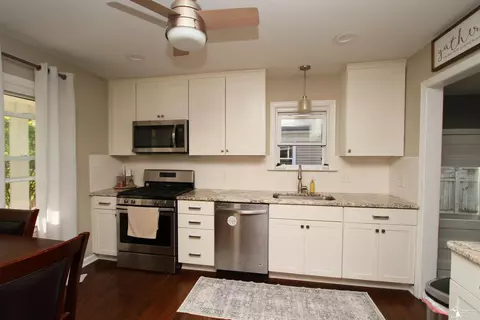 Kitchen - 29656 Walnut, Flat Rock, MI 48134 photo 4 of 4