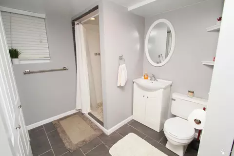 Bath - 29656 Walnut, Flat Rock, MI 48134 photo 2 of 2