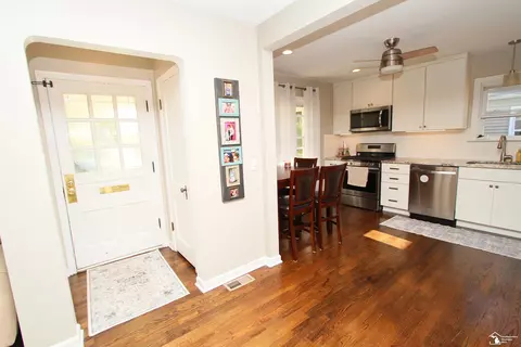 Entry Way - 29656 Walnut, Flat Rock, MI 48134 photo 1 of 2