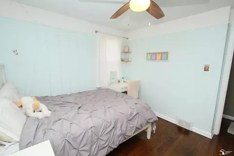 Bedroom - 29656 Walnut, Flat Rock, MI 48134 photo 3 of 6